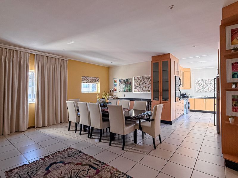 Spacious Penthouse Living with Ocean & Signal Hill Views. - Photo 7
