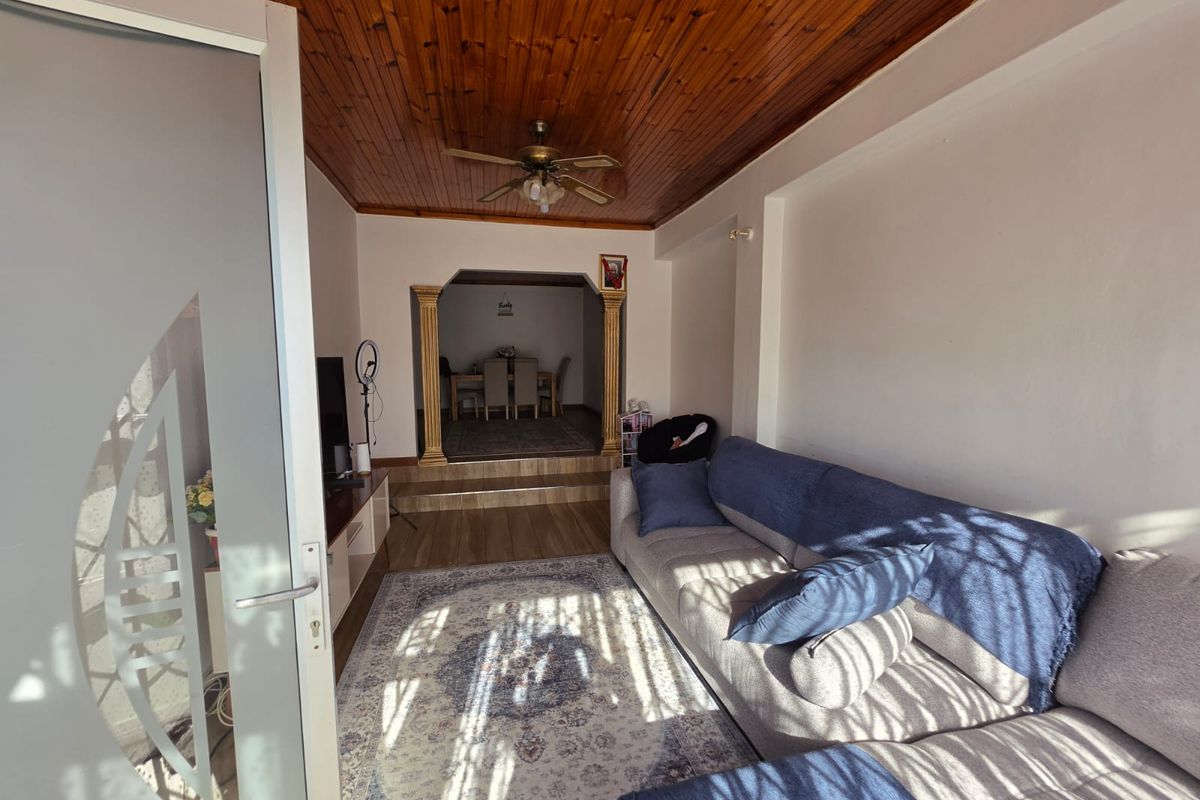 Classic Comfort, Modern Living — Immaculate 4‐Bed in Northcroft - Photo 5