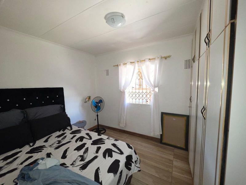 Classic Comfort, Modern Living — Immaculate 4‐Bed in Northcroft - Photo 10