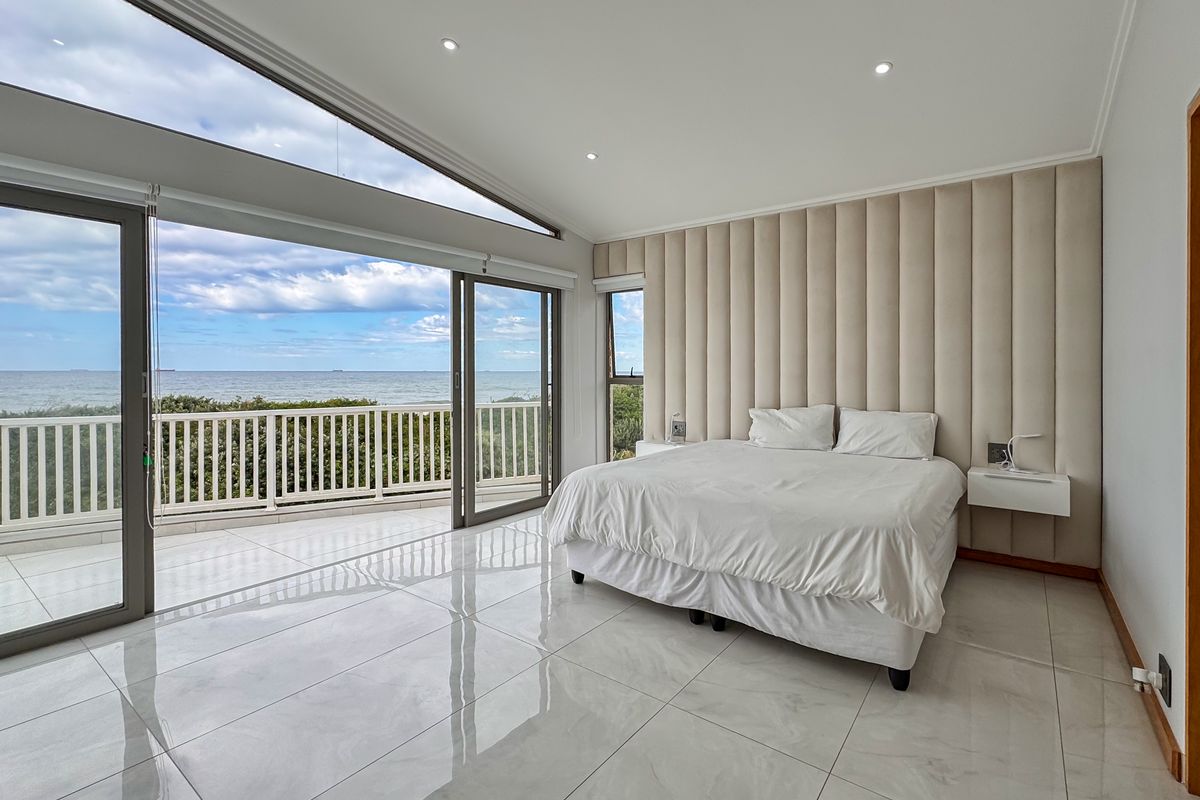 4 Bedroom House for Sale in La Mercy with Breathtaking Ocean Views. - Photo 3