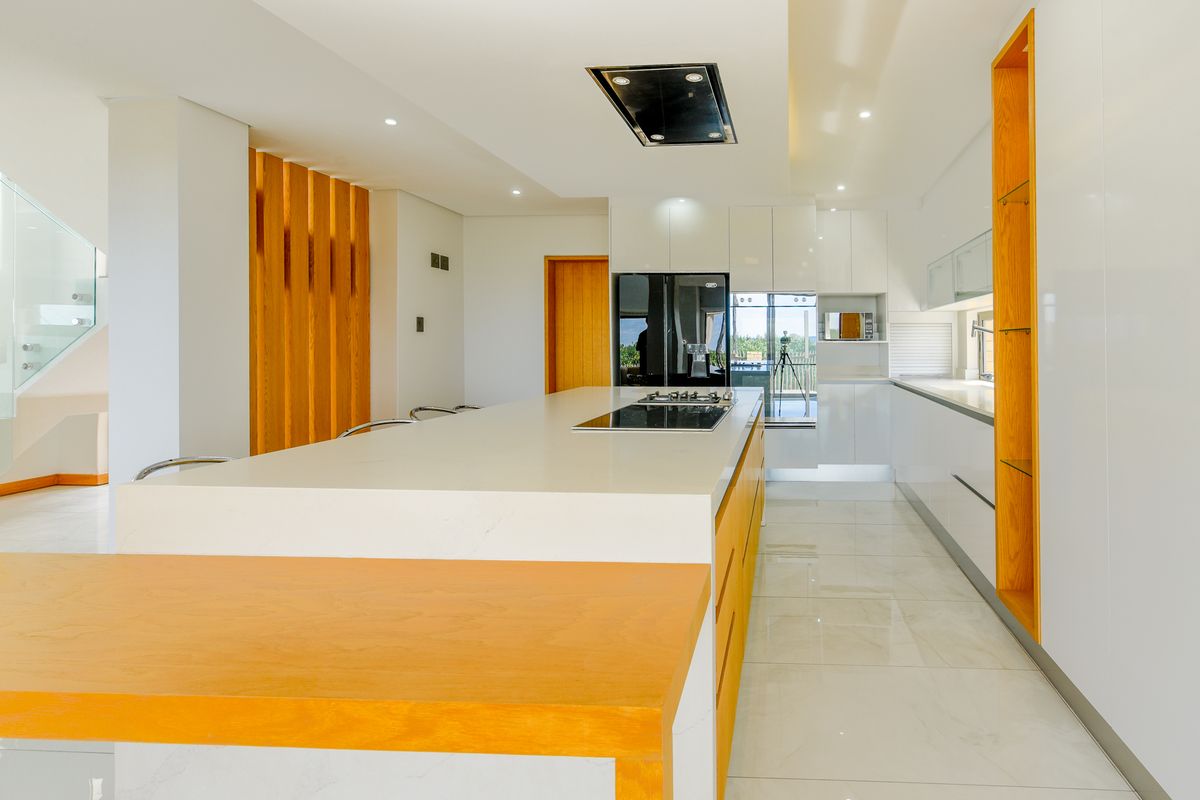 4 Bedroom House for Sale in La Mercy with Breathtaking Ocean Views. - Photo 5