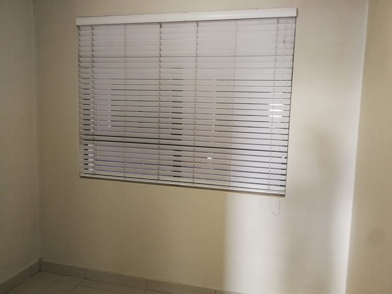Affordable two  bedroom apartment for sale!! - Photo 2
