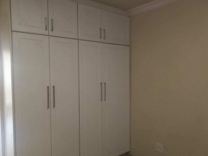 Affordable two  bedroom apartment for sale!! - Photo 8