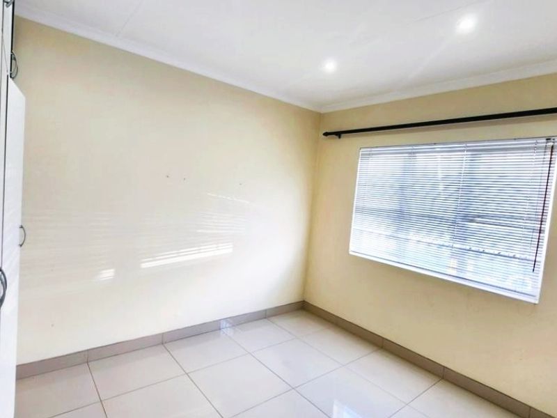 Exclusive 3 Bedroom Stepless Home for Sale in an Intimate Gated Complex – Broadlands - Photo 7