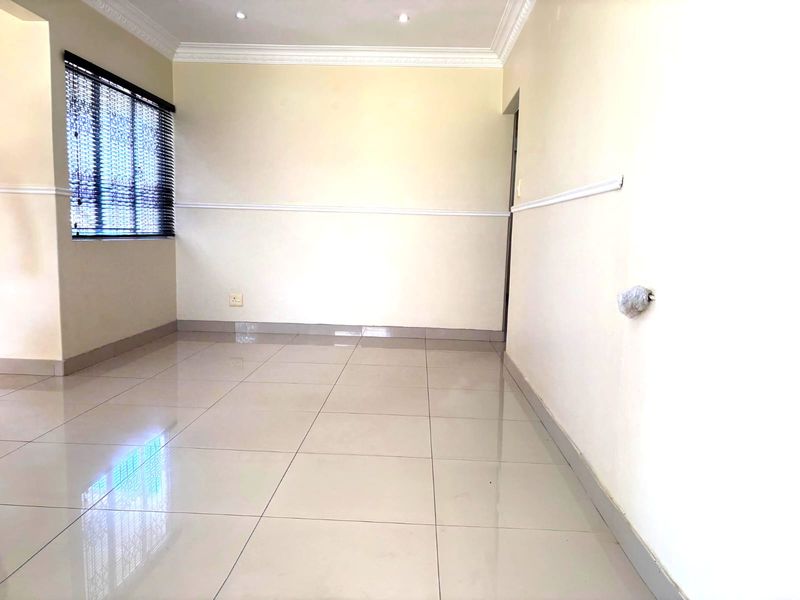 Exclusive 3 Bedroom Stepless Home for Sale in an Intimate Gated Complex – Broadlands - Photo 6