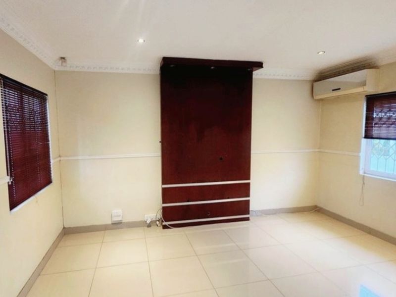 Exclusive 3 Bedroom Stepless Home for Sale in an Intimate Gated Complex – Broadlands - Photo 5