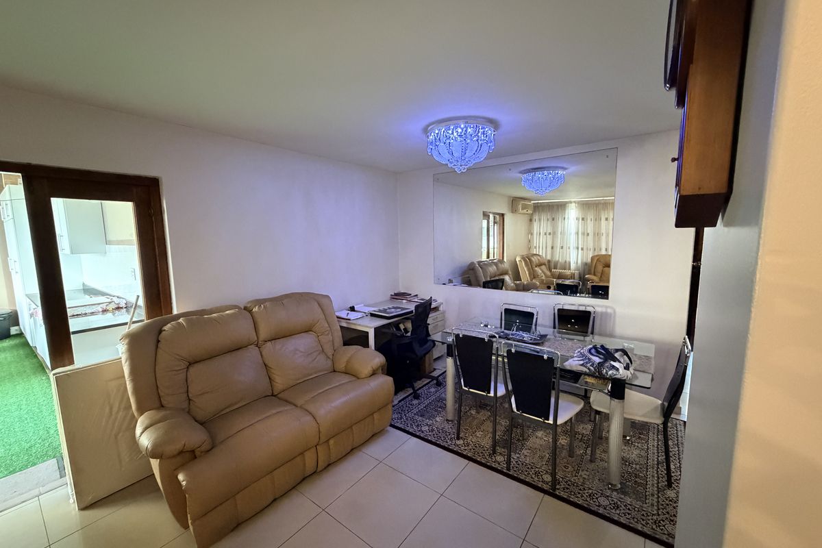 3 bedroom apartment with 24 hour security for sale - Photo 2