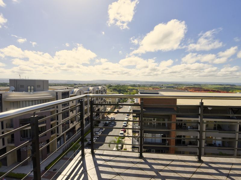 Own this lovely three bedroom apartment in Gateway area - Photo 10