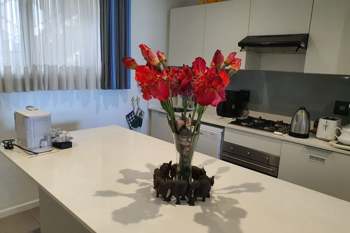 Unfurnished 2 Bedroom Apartment - To Le - Photo 2