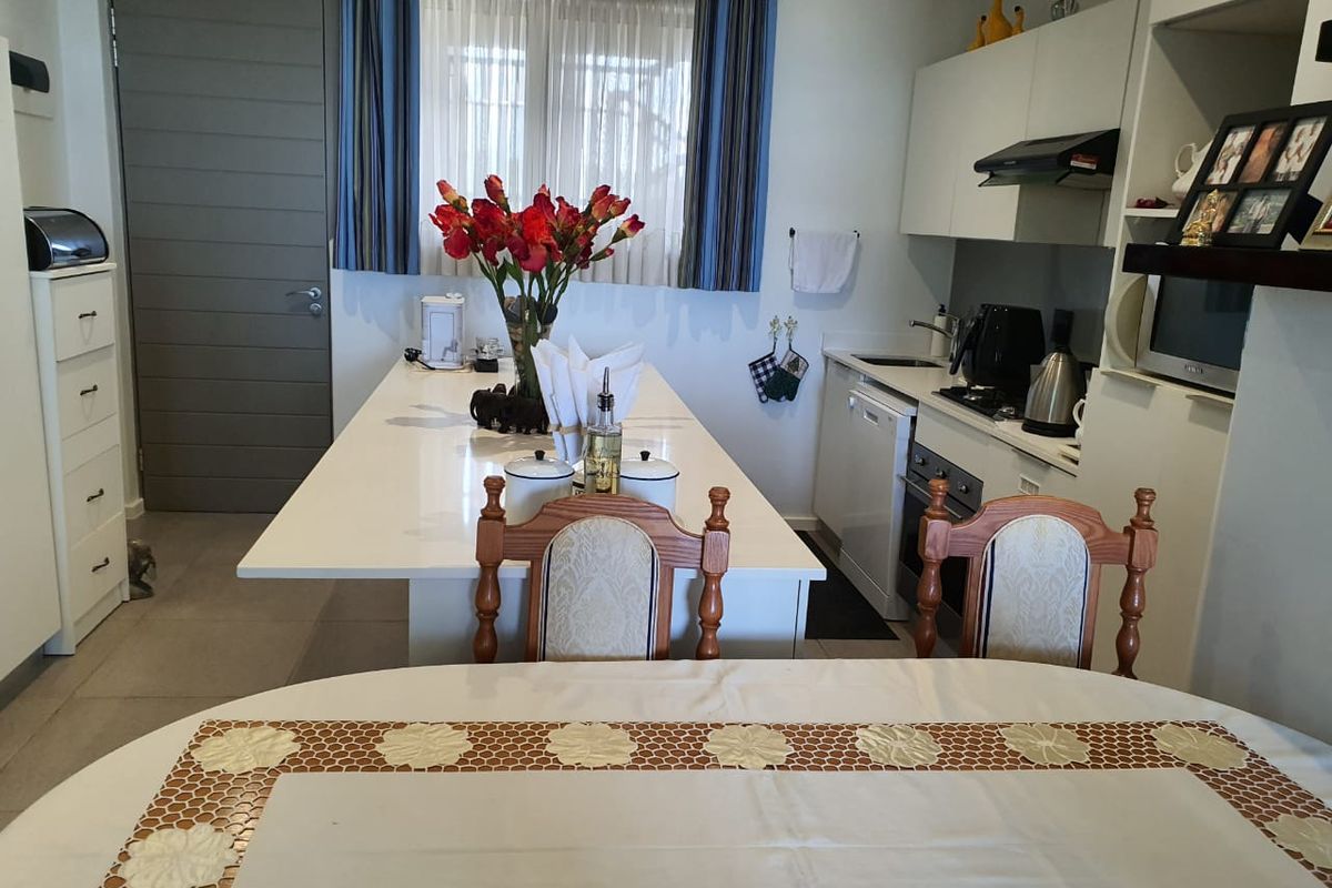 Unfurnished 2 Bedroom Apartment - To Le - Photo 4