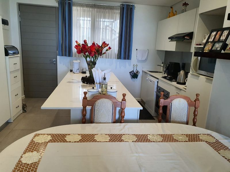 Unfurnished 2 Bedroom Apartment - To Le - Photo 4