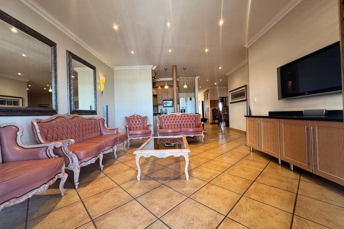 Spacious 4-Bedroom Penthouse For Rent. - Photo 5
