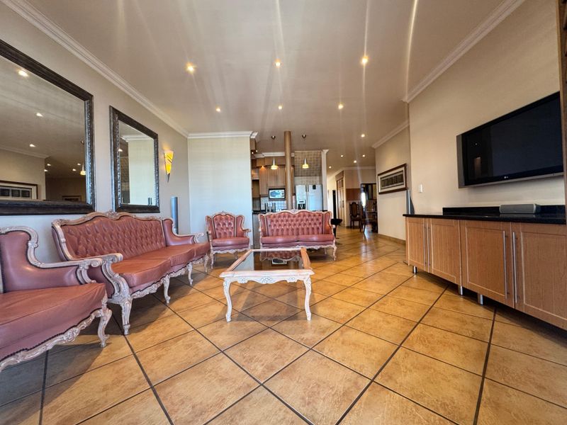 Spacious 4-Bedroom Penthouse For Rent. - Photo 5