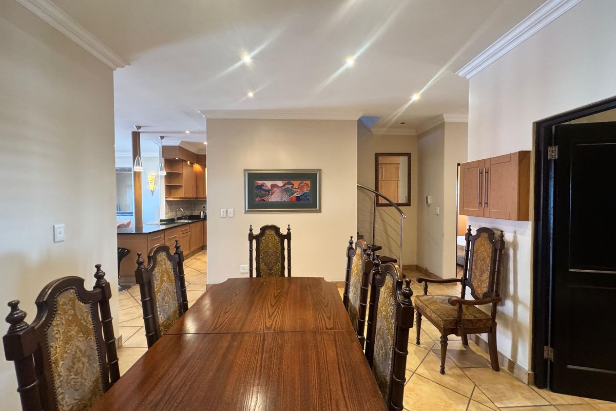 Spacious 4-Bedroom Penthouse For Rent. - Photo 3
