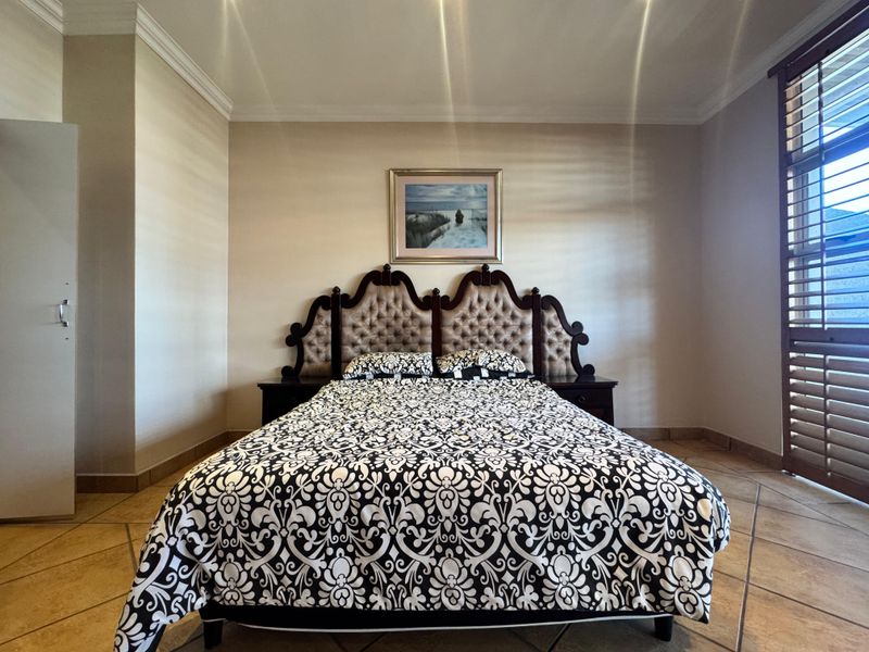 Spacious 4-Bedroom Penthouse For Rent. - Photo 9
