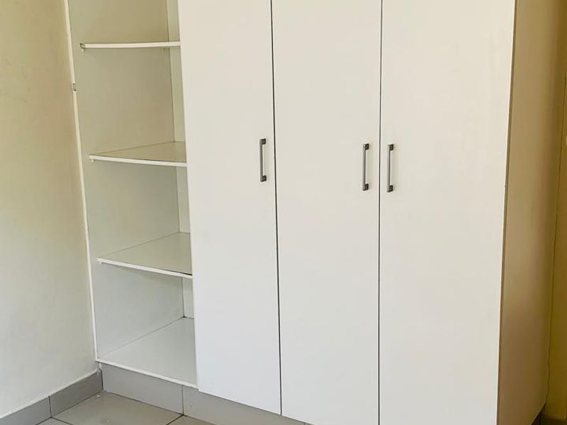 Lovely two bedroom apartment available 1 June 2026 - Photo 3