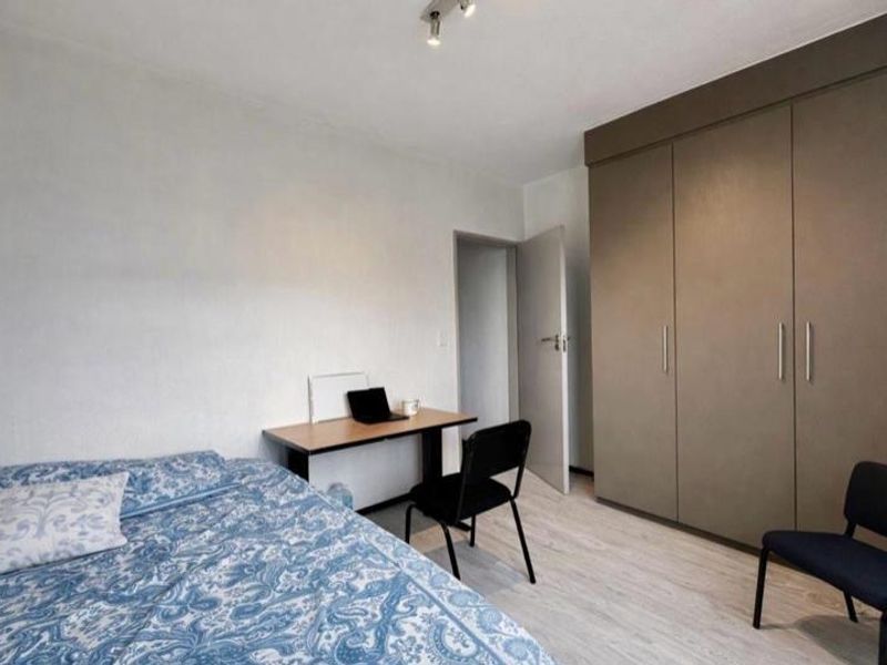 Garden Unit 3 Bed, 2 Bath. - Photo 4