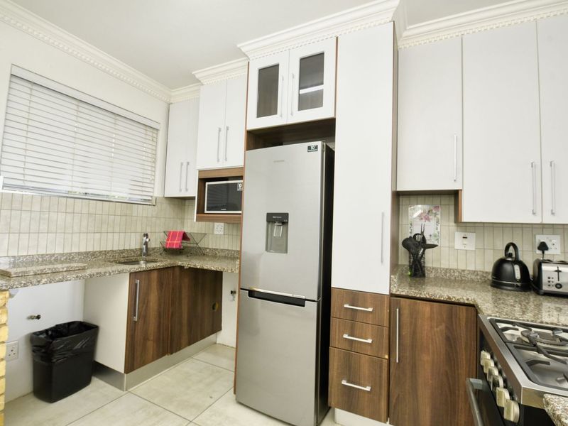 Modern, Fully Furnished Coastal Living in the Heart of Umdloti - Photo 4