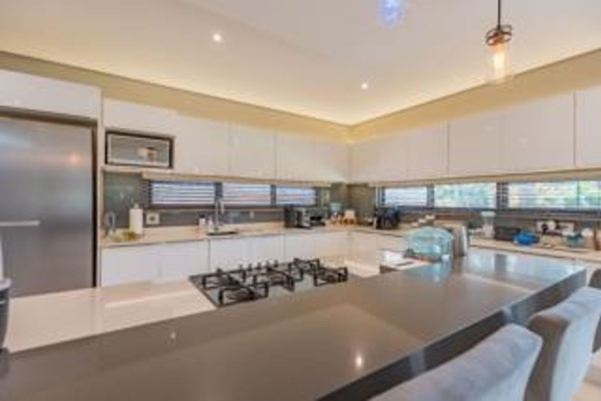 4 Bedroom Townhouse for Sale in Izinga Ridge. - Photo 2