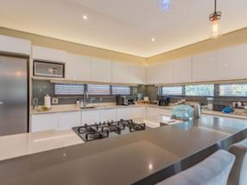 4 Bedroom Townhouse for Sale in Izinga Ridge. - Photo 2