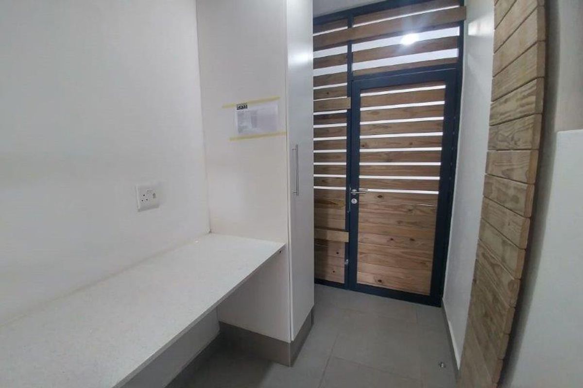 Modern two bedroom Apartment - Photo 4