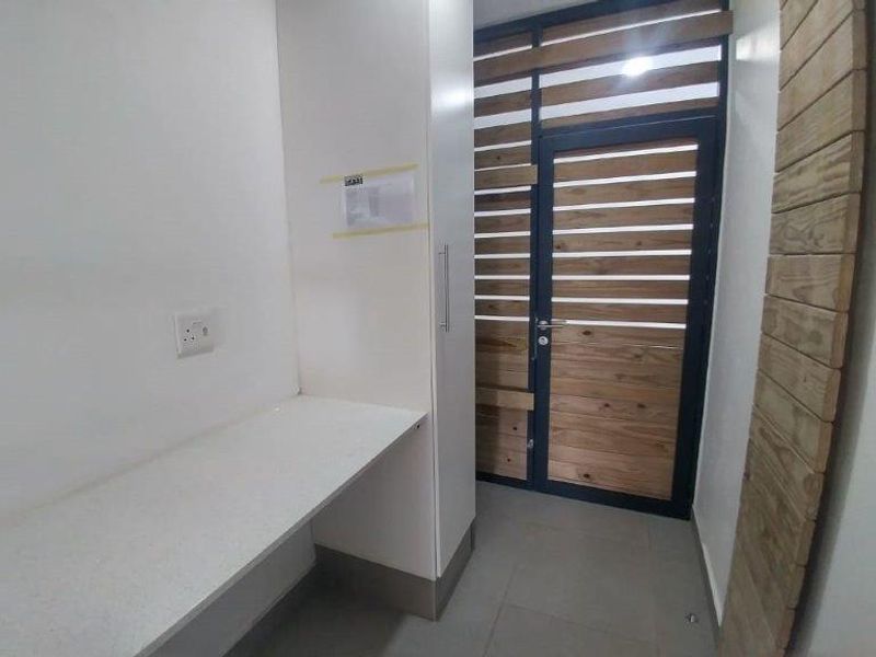 Modern two bedroom Apartment - Photo 4
