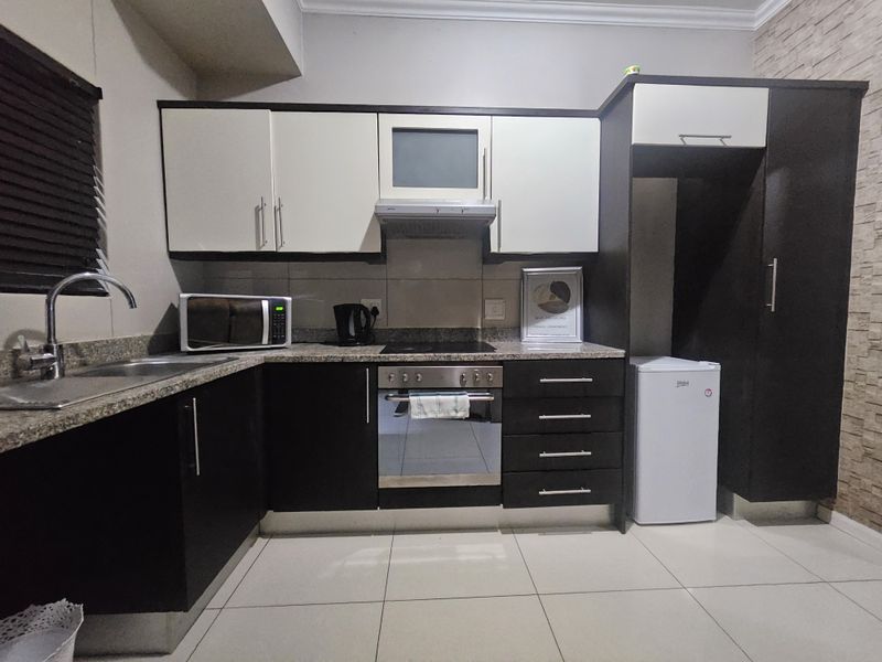 Prime Property presents - fully furnished - Photo 3