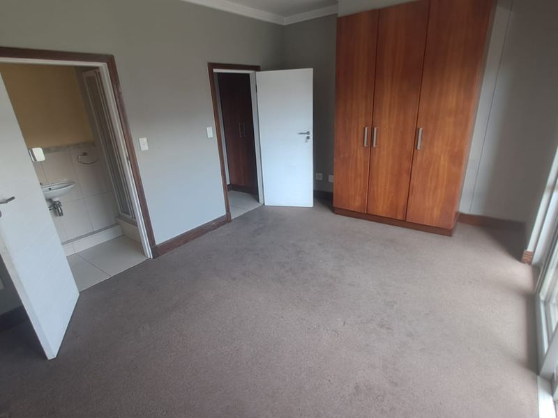 Contemporary 1 Bedroom Rental – Ideal for Professionals or Couples - Photo 7