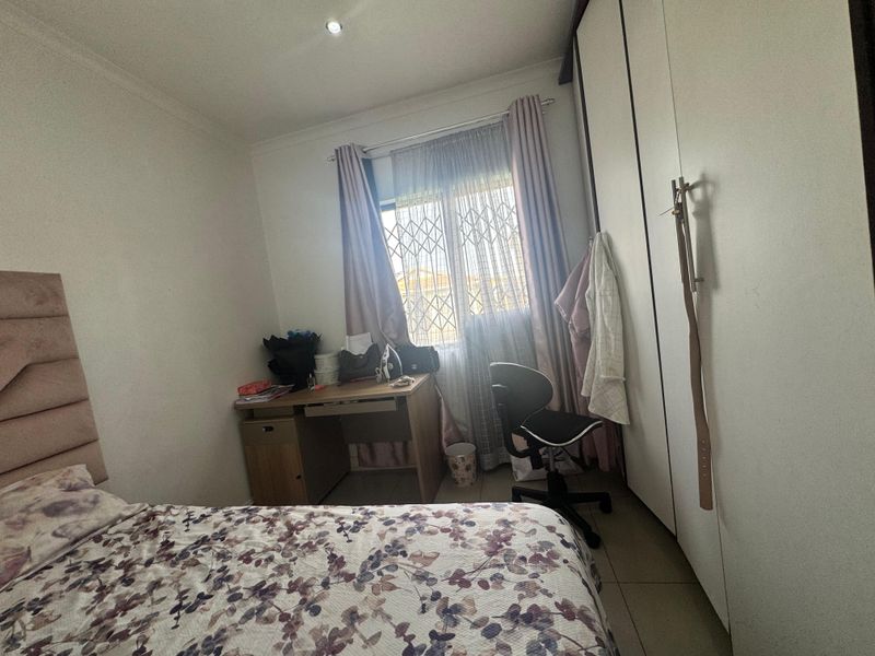 Spacious 3-bedroom House For Sale. - Photo 7