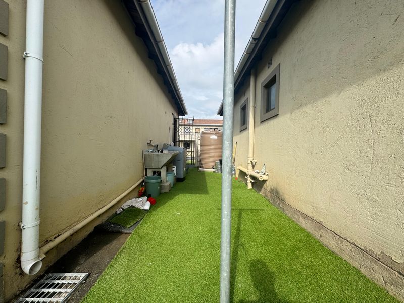 Spacious 3-bedroom House For Sale. - Photo 8