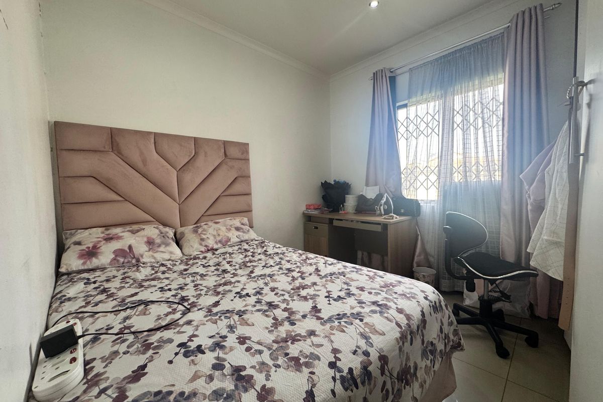 Spacious 3-bedroom House For Sale. - Photo 4
