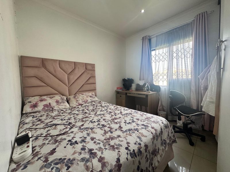 Spacious 3-bedroom House For Sale. - Photo 4