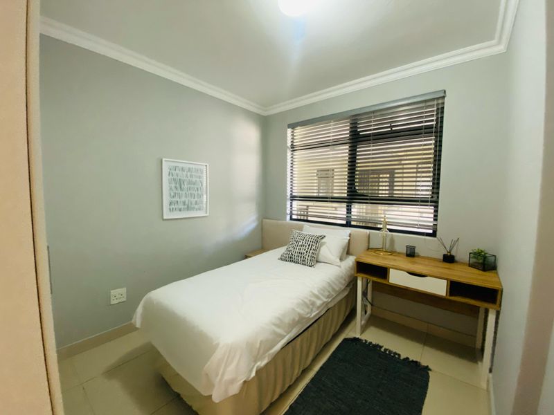 Prime  Property Presents A Stunning Two Bedroom Apartment Situated In Umhlanga Ridge For Sale - Photo 6