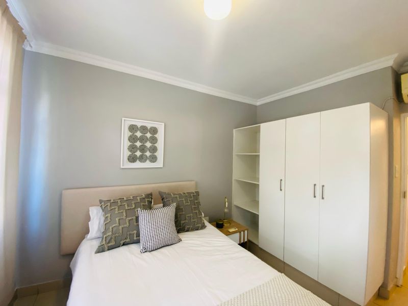 Prime  Property Presents A Stunning Two Bedroom Apartment Situated In Umhlanga Ridge For Sale - Photo 8