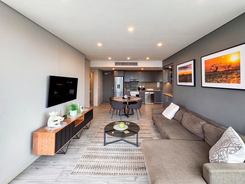 Elegant 2-Bedroom Apartment in Umhlanga Arch- For Rent - Photo 3
