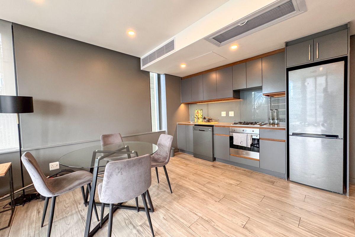 Elegant 2-Bedroom Apartment in Umhlanga Arch- For Rent - Photo 3
