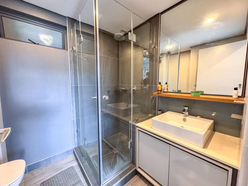 Elegant 2-Bedroom Apartment in Umhlanga Arch- For Rent - Photo 10