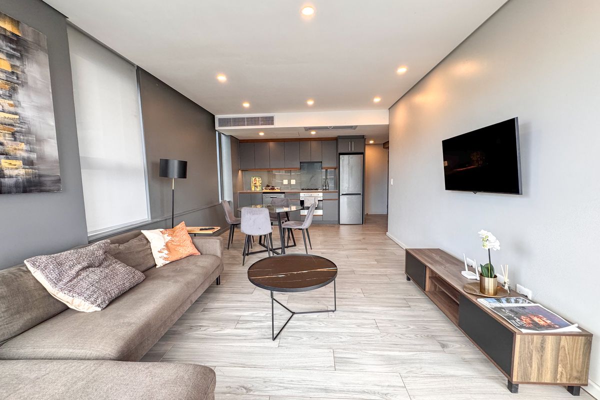 Elegant 2-Bedroom Apartment in Umhlanga Arch- For Rent - Photo 2