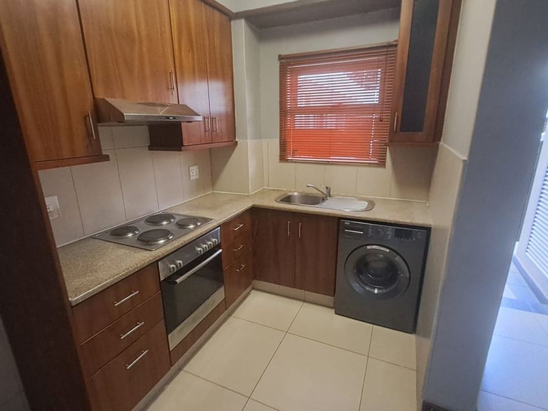 Prime  Property Presents A Stunning One  Bedroom Apartment Situated In Umhlanga Ridge - Photo 3