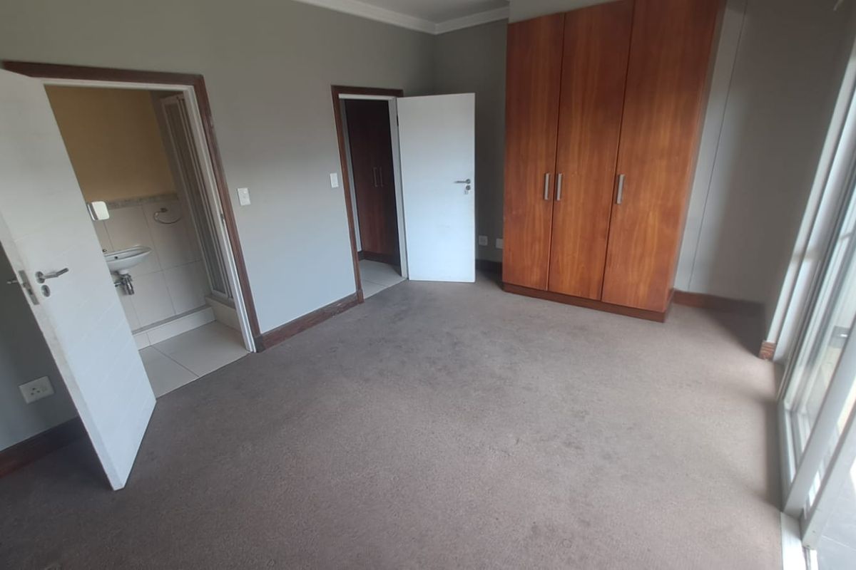 Prime  Property Presents A Stunning One  Bedroom Apartment Situated In Umhlanga Ridge - Photo 5