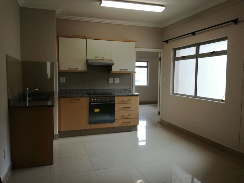 Prime  Property Presents A Stunning One  Bedroom Apartment Situated In Umhlanga Ridge - Photo 4