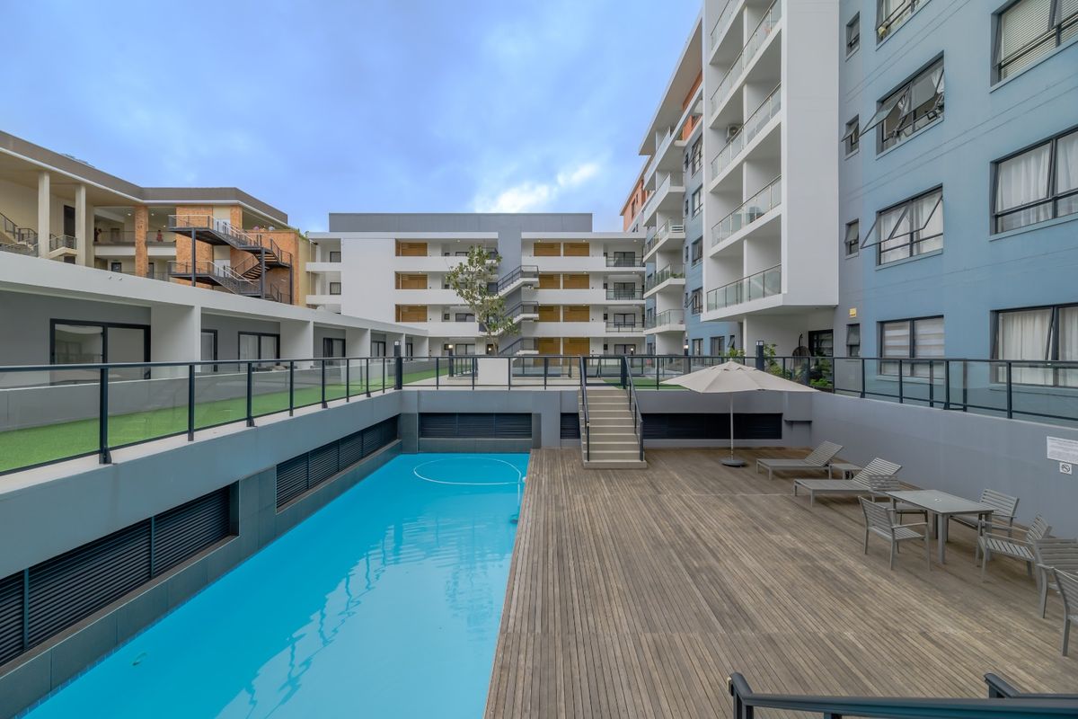 Prime  Property Presents A Stunning Two Bedroom Apartment Situated In Umhlanga Ridge - Photo 2