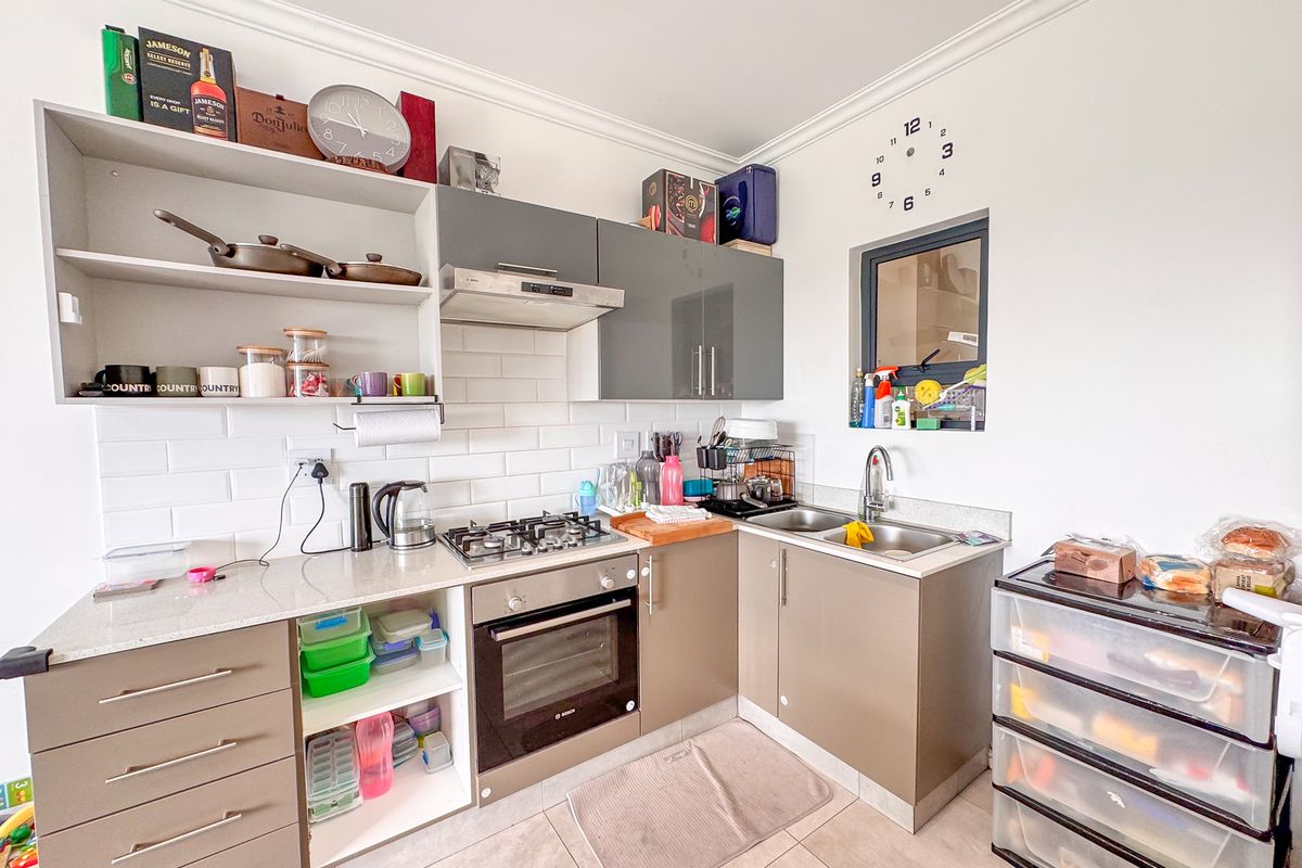 Stylish & Secure Living in Sought-After Summer Ridge Umhlanga - Photo 5