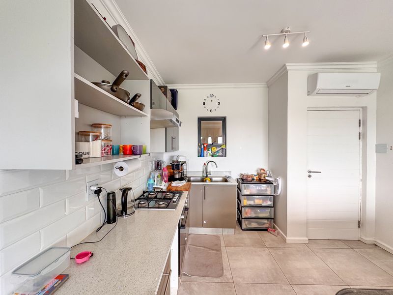 Stylish & Secure Living in Sought-After Summer Ridge Umhlanga - Photo 6