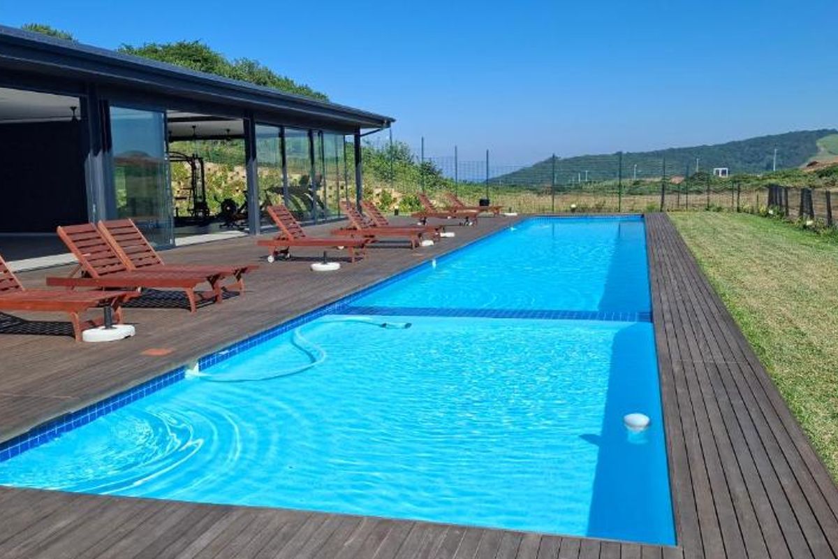 Luxury 1 Bed 1 Bath Apartment in the Ocean Club in Zimbali Lakes Resort - Photo 2