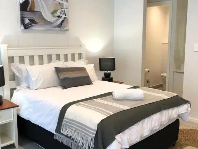 Unfurnished 2 Bedroom 2 Bathroom Apartment - Photo 7