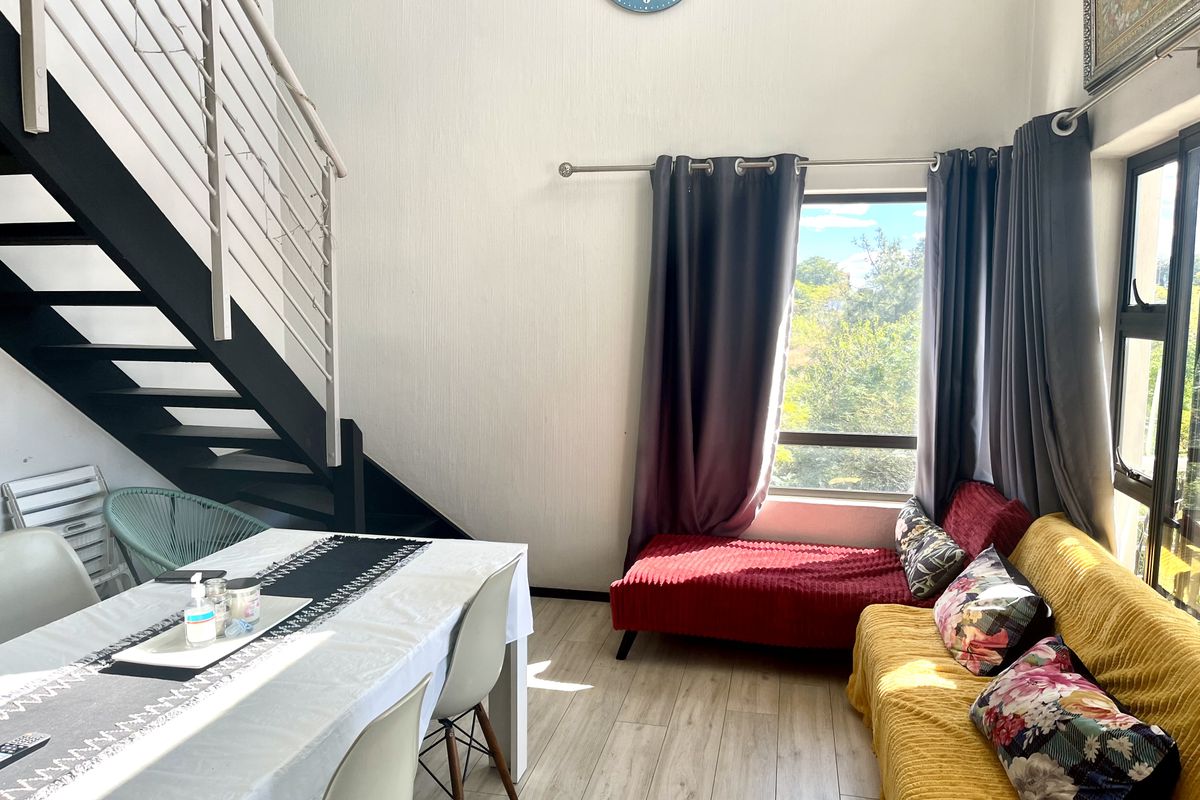 3 Bedrooms PLUS Loft Penthouse. - Photo 3