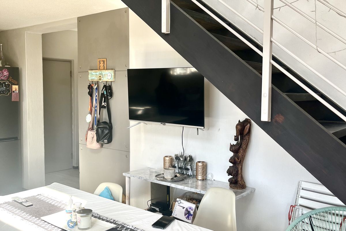 3 Bedrooms PLUS Loft Penthouse. - Photo 2