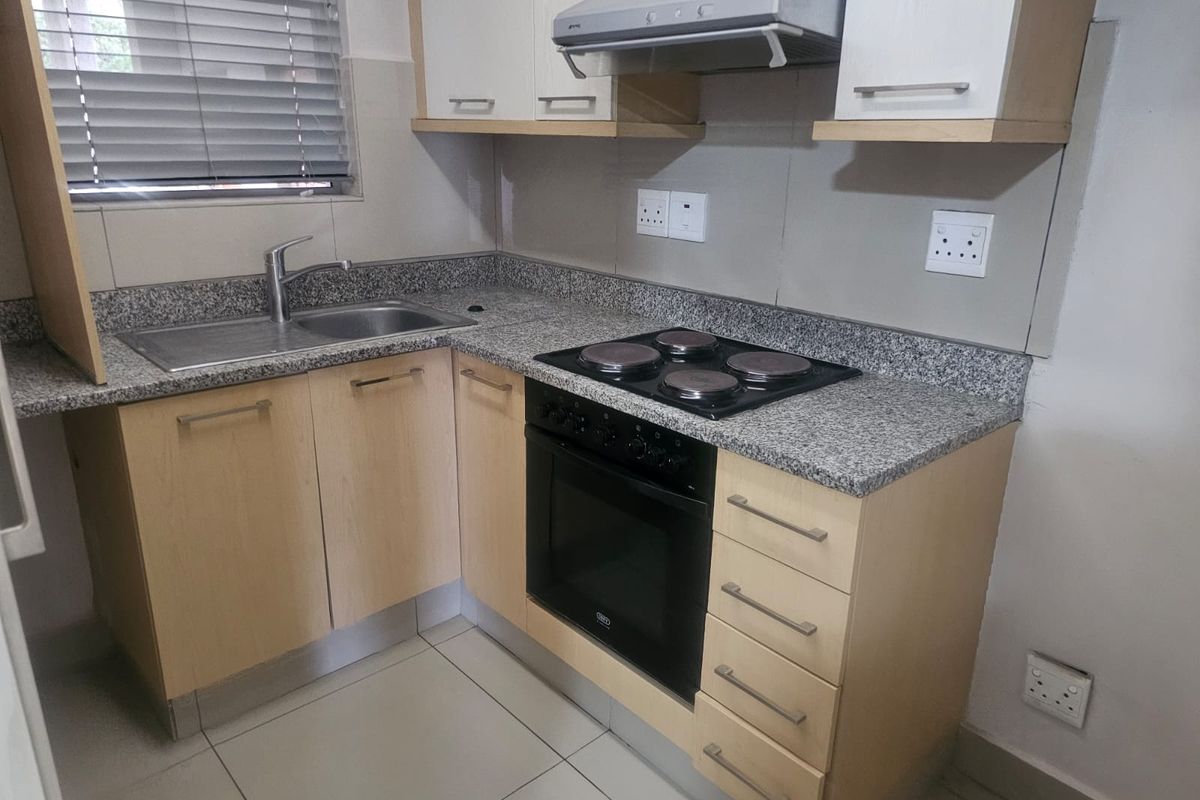 Prime  Property Presents A Stunning Two Bedroom Apartment Situated In Umhlanga Ridge For Sale - Photo 3