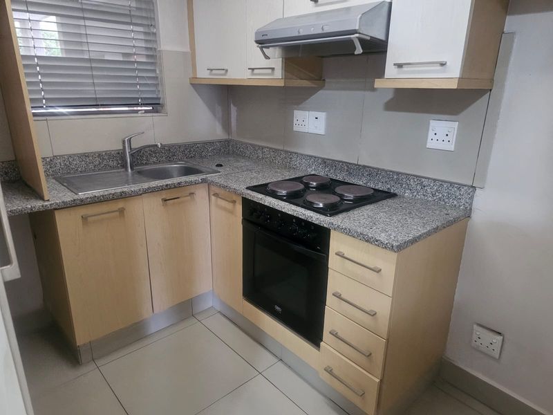 Prime  Property Presents A Stunning Two Bedroom Apartment Situated In Umhlanga Ridge For Sale - Photo 3